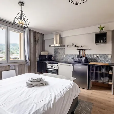 Vue Montagnes Depuis Le Lit - 1 Piece - Navettes 50m - Tramway Mont-blanc Saint-Gervais-les-Bains